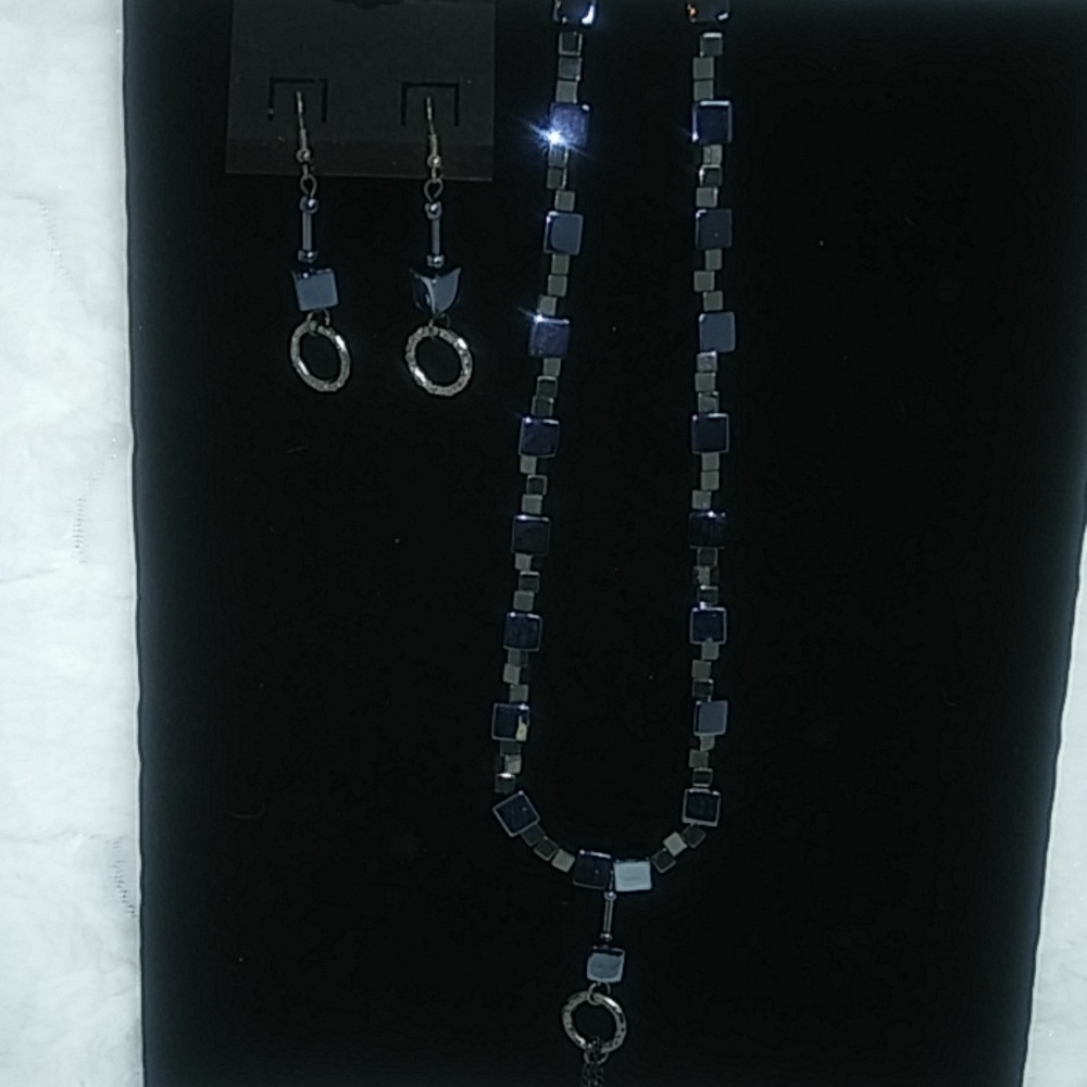 Earring & Necklace Set